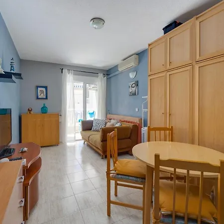 Spacious Studio, Terrace, Pool, Elevator, Beaches 아파트
